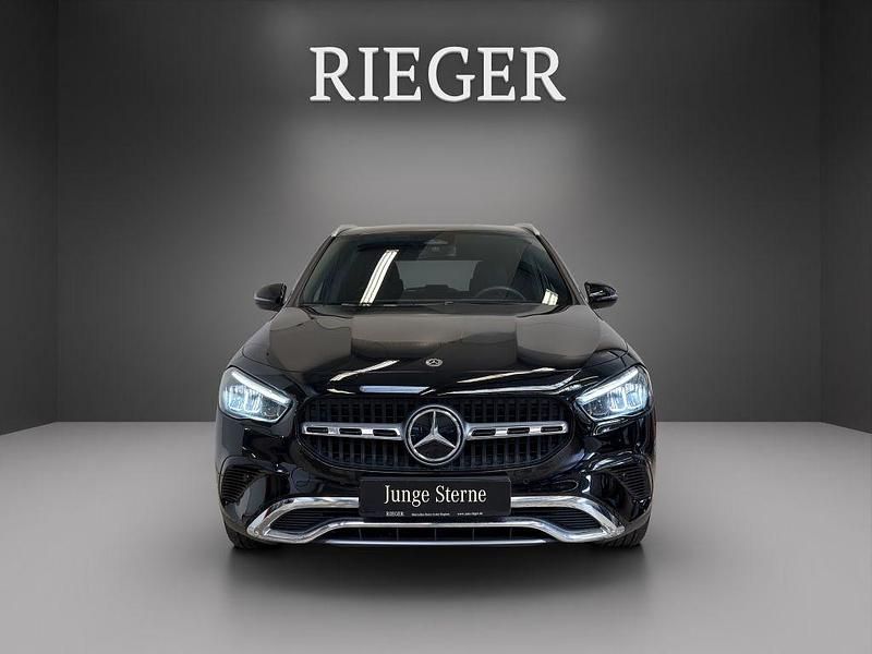 Gebraucht Mercedes GLA200 Progressive 163 PS (119 kW) 2024 Unilack nachtschwarz SUV