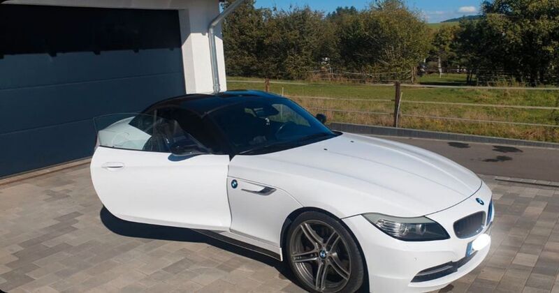 Braun Gebraucht 2010 BMW Z4 Performance Cabrio | 22.998 € (Etwas zu teuer) - Bild 1/4