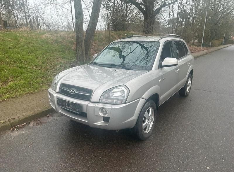 Silber Gebraucht 2007 Hyundai Tucson SUV | 1.850 € (Superpreis) - Bild 1/4