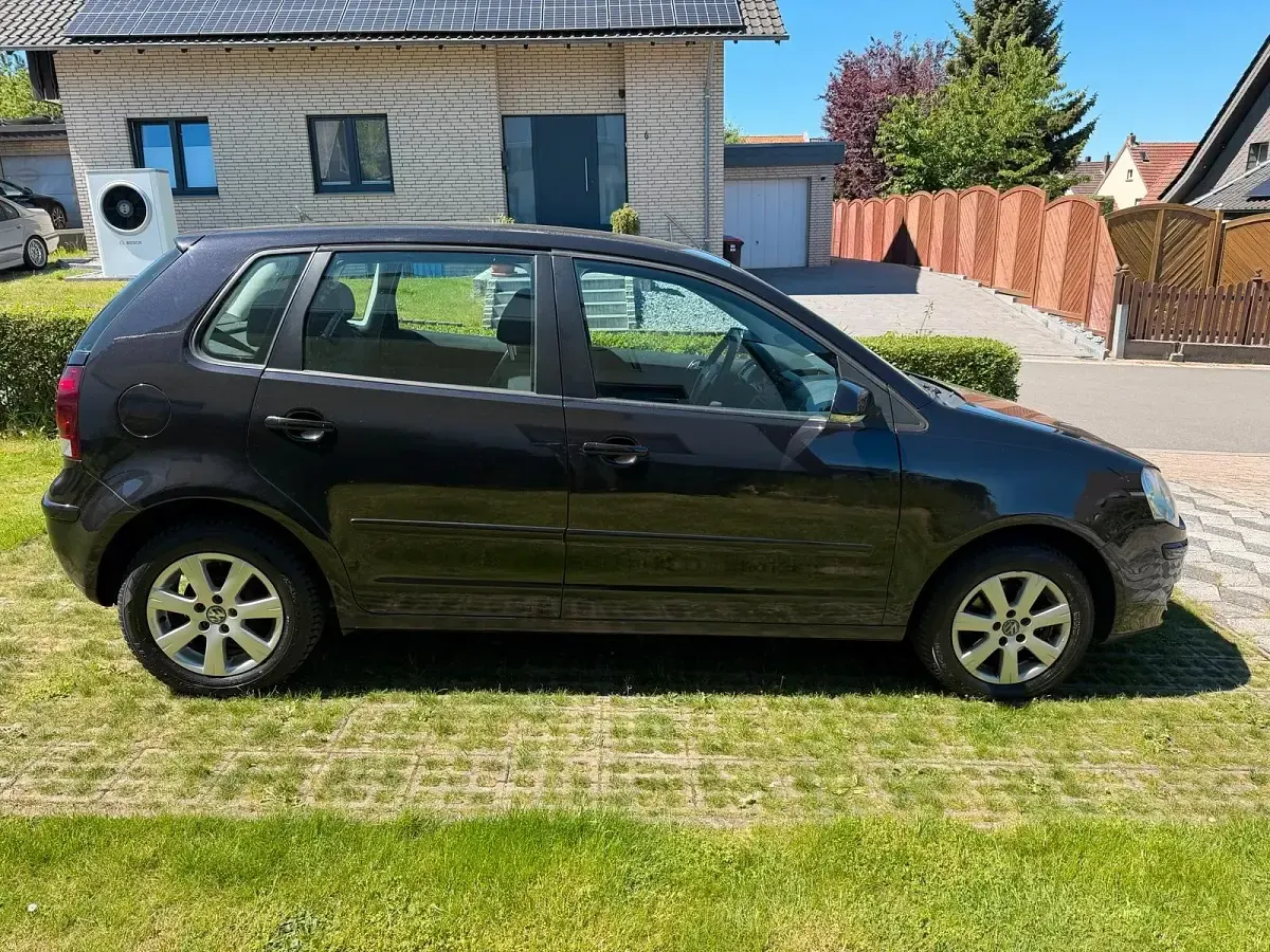 Gebraucht VW Polo Comfortline 60 PS (44 kW) 2008 Schwarz Kleinwagen