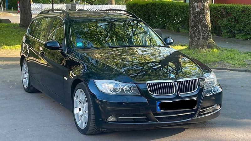 Gebraucht BMW 330 231 PS (169 kW) 2008 Schwarz Kombi