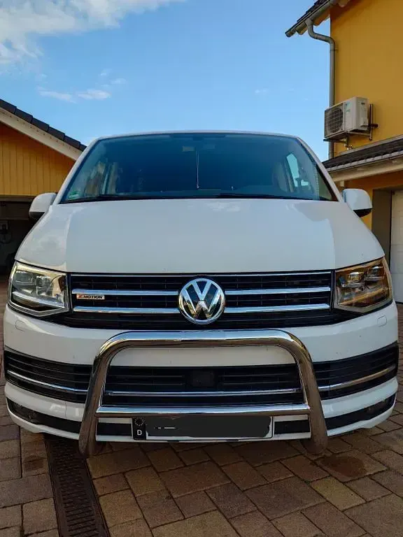 Gebraucht VW Multivan 204 PS (150 kW) 2016 Weiß Van / Kleinbus