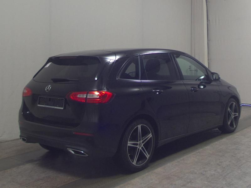 Gebraucht Mercedes B180 Progressive 116 PS (85 kW) 2022 Schwarz Van / Kleinbus