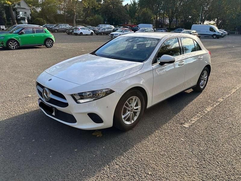 Weiß Gebraucht 2019 Mercedes A200 Limousine | 18.500 € (Guter Preis) - Bild 1/4