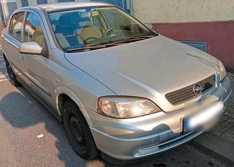 Gebraucht Opel Astra 101 PS (74 kW) 2003 Silber Limousine