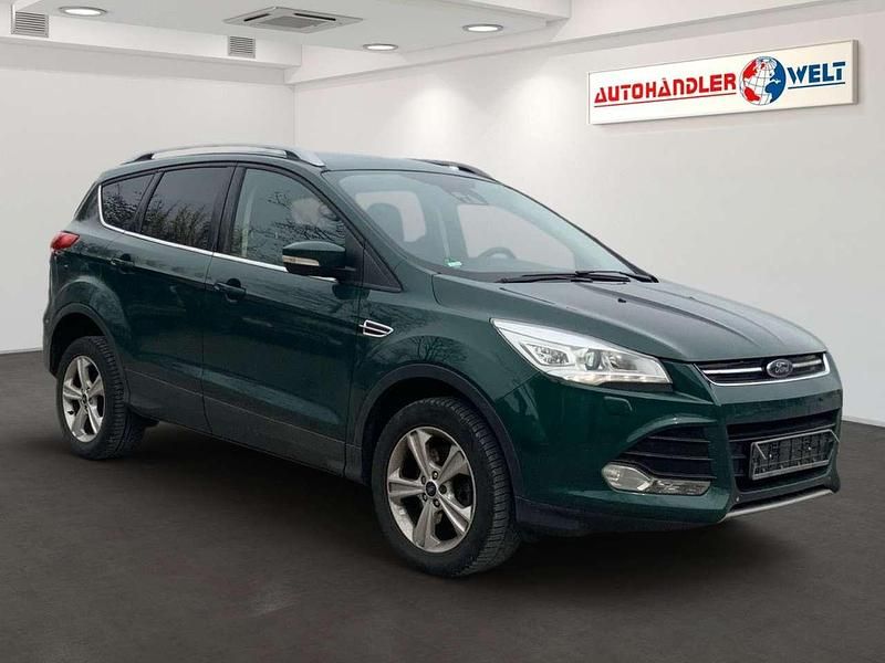 Gebraucht Ford Kuga Titanium 179 PS (131 kW) 2016 Grün SUV