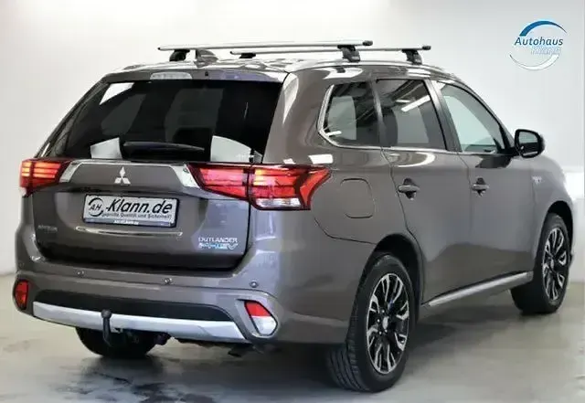 Gebraucht Mitsubishi Outlander P-HEV Top 203 PS (149 kW) 2016 Braun Limousine
