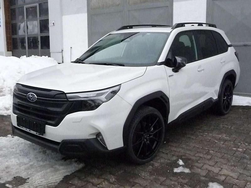 Neu Subaru Forester Exclusive+ 136 PS (100 kW) 2025 Crystal white pearl SUV