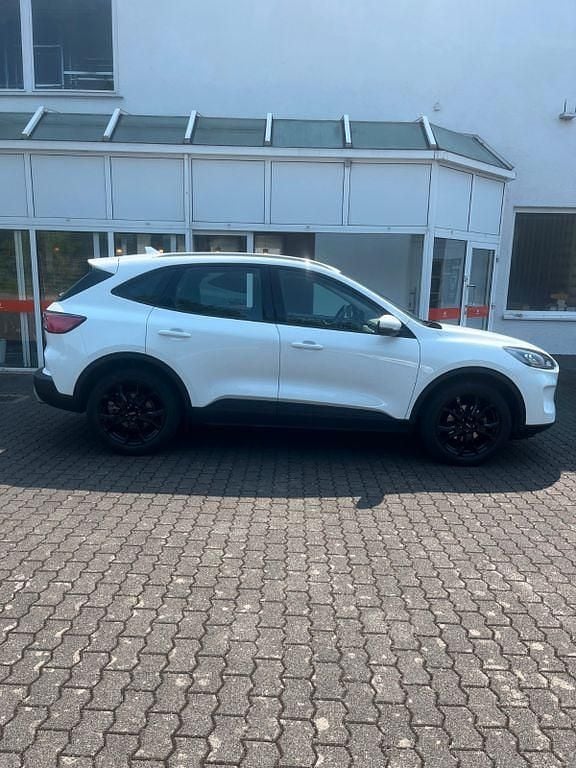 Gebraucht Ford Kuga Cool & Connect 120 PS (88 kW) 2020 Weiß SUV