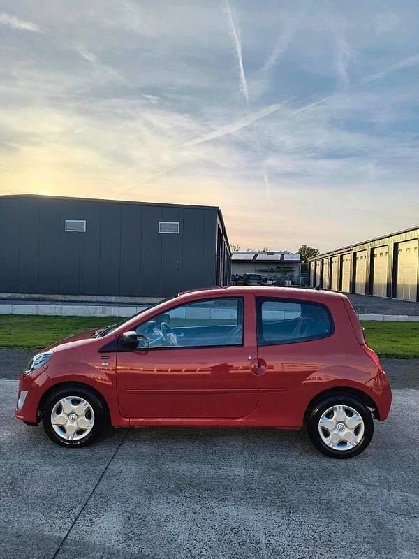 Gebraucht Renault Twingo 75 PS (55 kW) 2011 Rot Kleinwagen