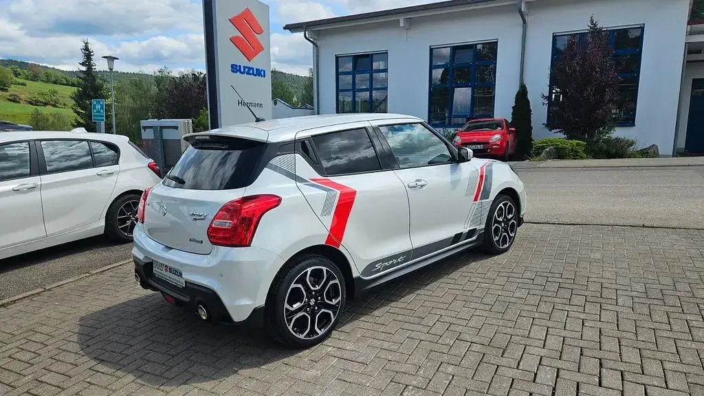 Gebraucht Suzuki Swift Sport 129 PS (94 kW) 2021 Pure white zvr (metallic) Kleinwagen
