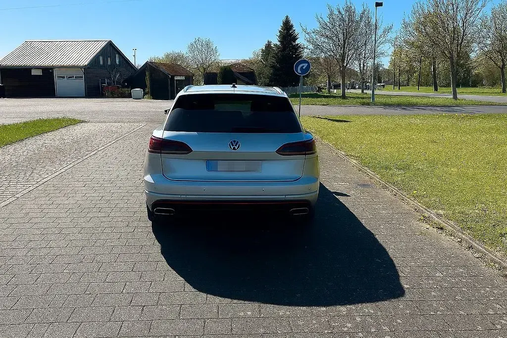 Gebraucht VW Touareg 286 PS (210 kW) 2019 Silber SUV