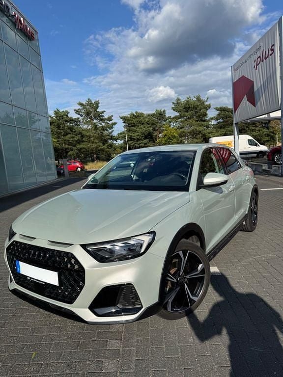 Gebraucht Audi A1 S-Line 150 PS (110 kW) 2023 Silber SUV