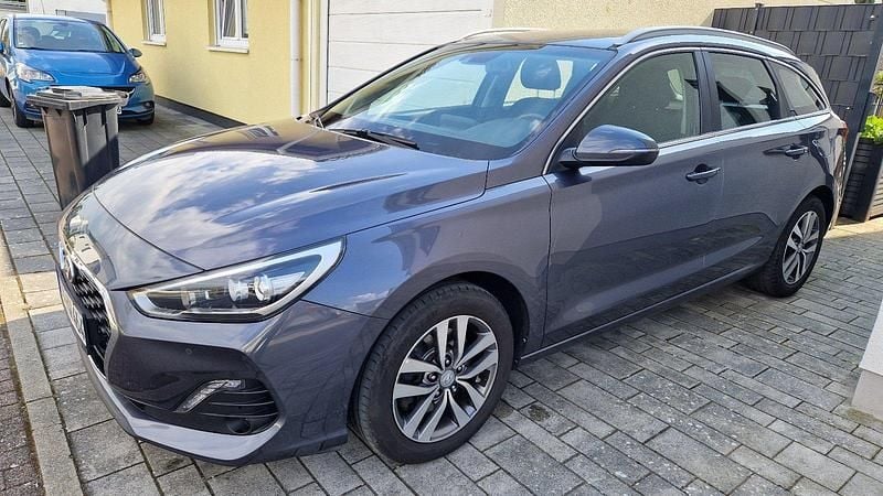 Gebraucht Hyundai i30 140 PS (102 kW) 2020 Grau Kombi