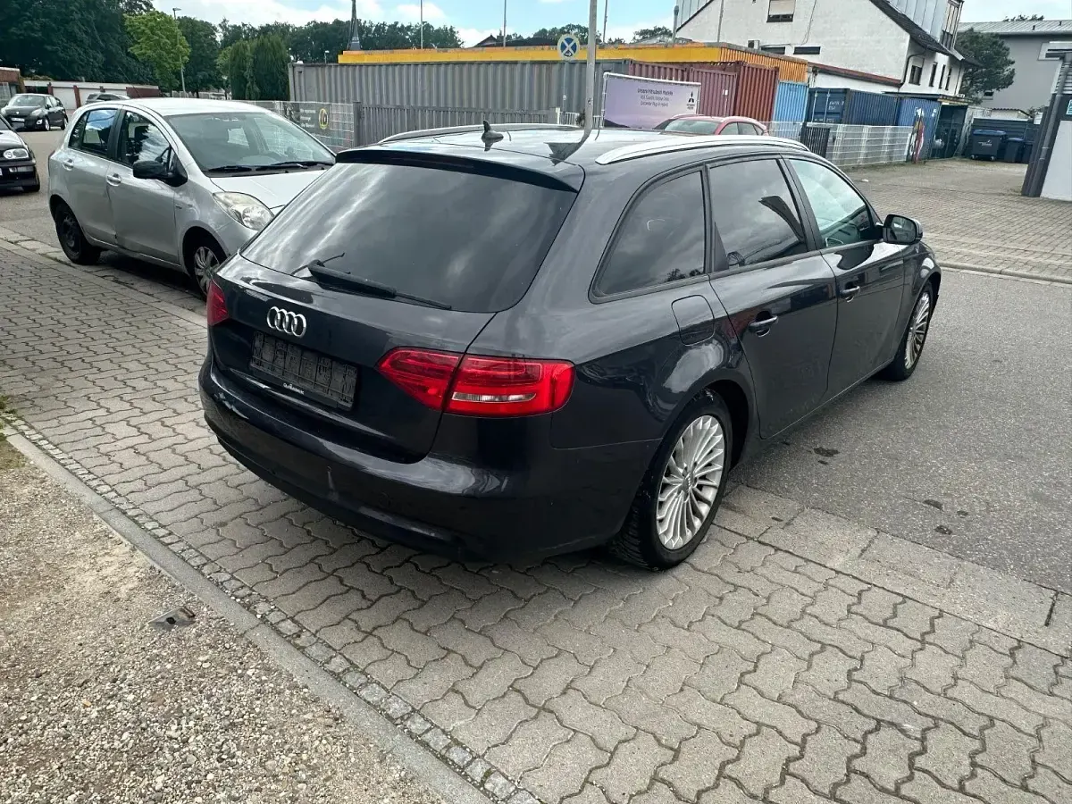 Gebraucht Audi A4 Ambition 150 PS (110 kW) 2013 Grau Kombi
