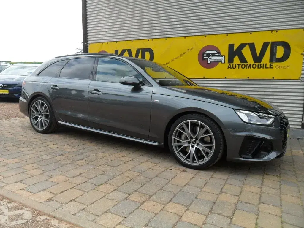 Gebraucht Audi A4 S-Line 286 PS (210 kW) 2023 Grau Kombi