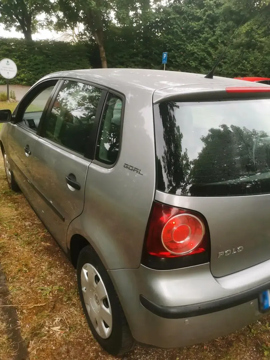 Gebraucht VW Polo 75 PS (55 kW) 2006 Silber Kleinwagen