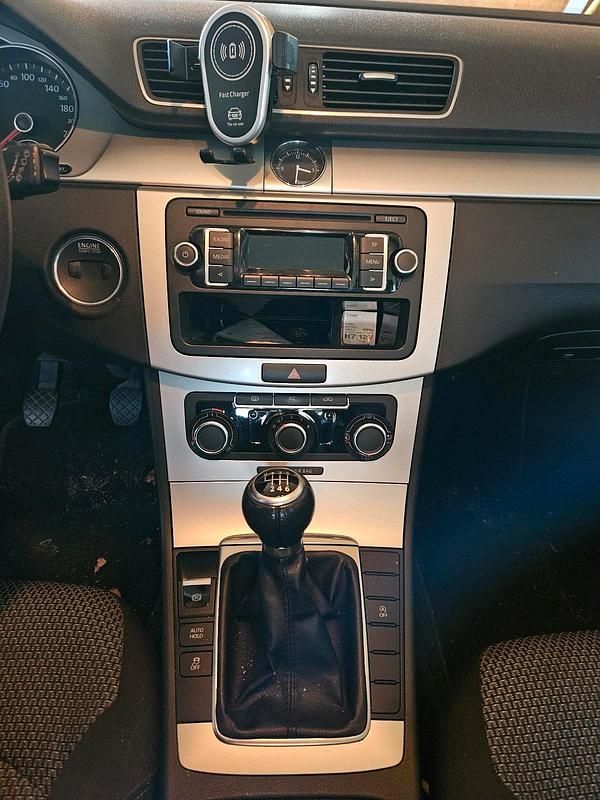 Gebraucht VW Passat 105 PS (77 kW) 2012 Schwarz Kombi