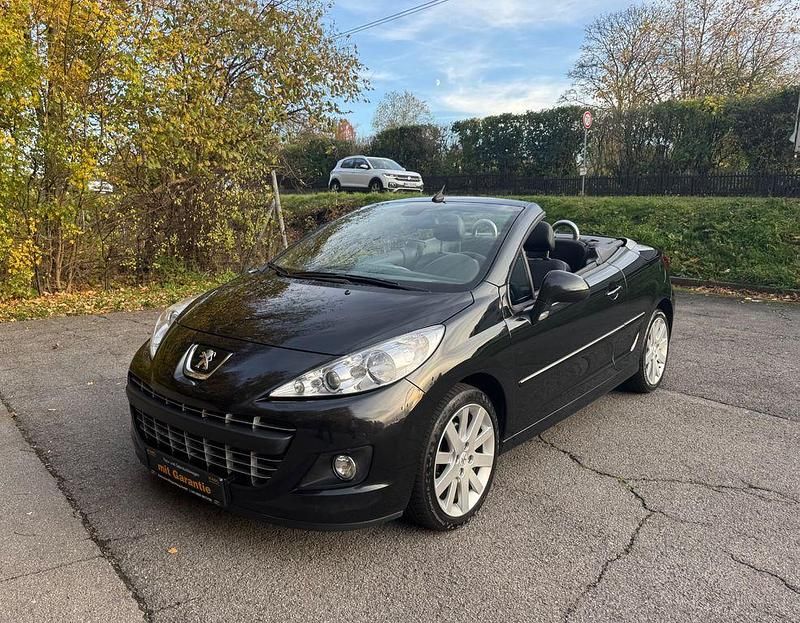 Schwarz Gebraucht 2013 Peugeot 207 CC Allure Cabrio | 5.199 € (Etwas zu teuer) - Bild 1/4