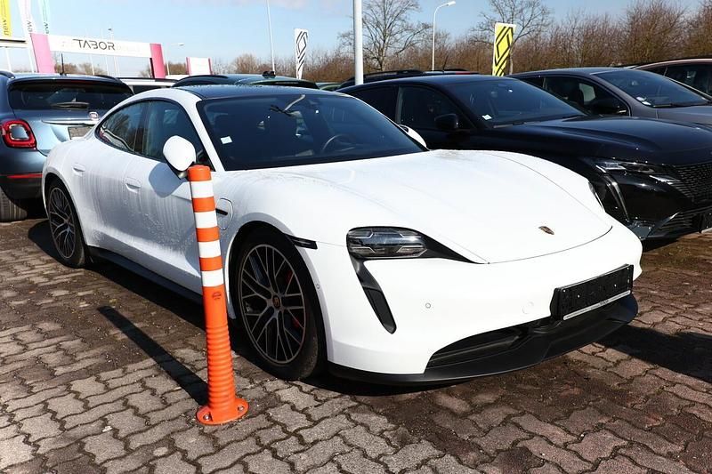 Gebraucht Porsche Taycan 419 kW (571 PS) 2020 Carraraweiss metallic Coupé