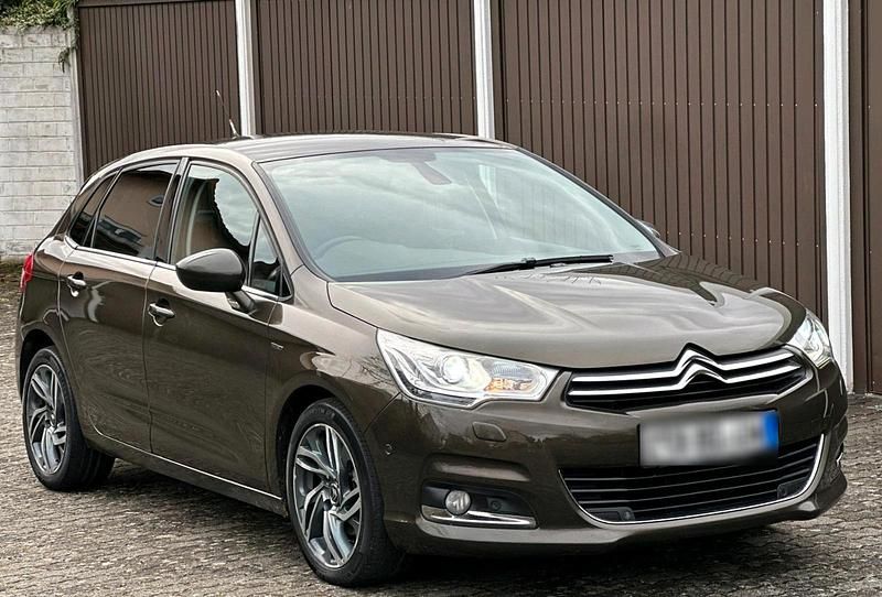 Gebraucht Citroën C4 112 PS (82 kW) 2012 Braun Limousine