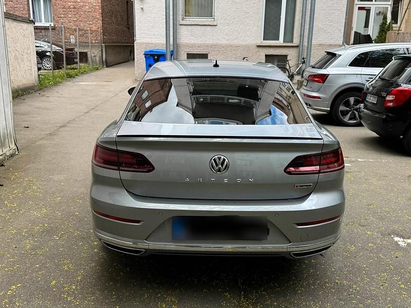 Usata VW Arteon R-line 239 CV (175 kW) 2018 Grigio Utilitaria