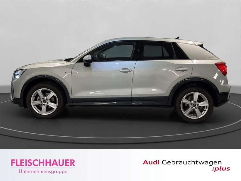 Gebraucht Audi Q2 S-Line 150 PS (110 kW) 2024 Silber SUV