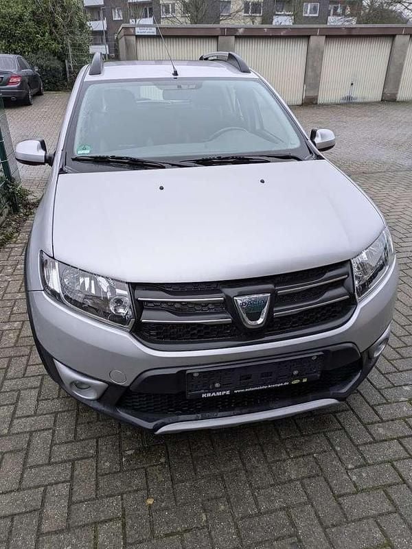 Gebraucht Dacia Sandero Prestige 90 PS (66 kW) 2015 Grau Limousine