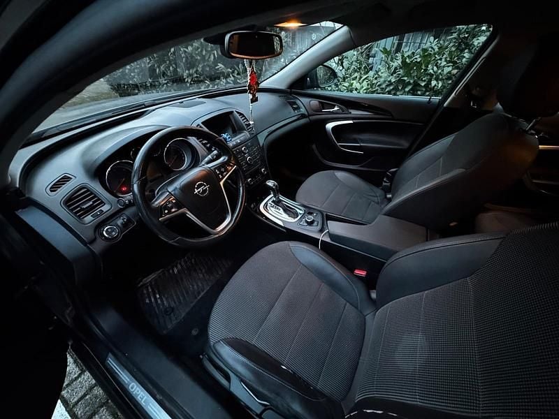 Gebraucht Opel Insignia 160 PS (117 kW) 2011 Grau Limousine