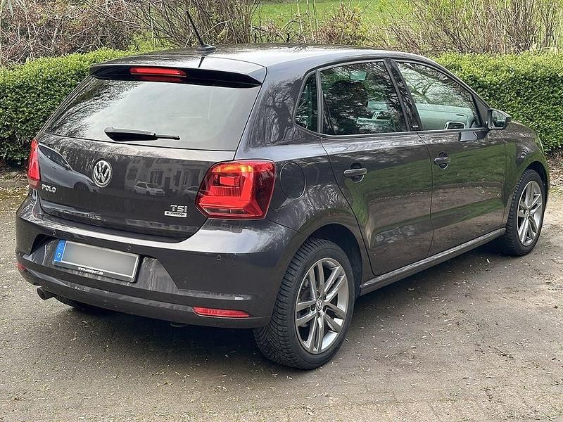 Gebraucht VW Polo Allstar 90 PS (66 kW) 2016 Grau Kleinwagen