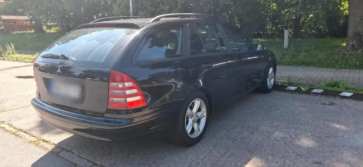 Gebraucht Mercedes C180 143 PS (105 kW) 2002 Schwarz Kombi