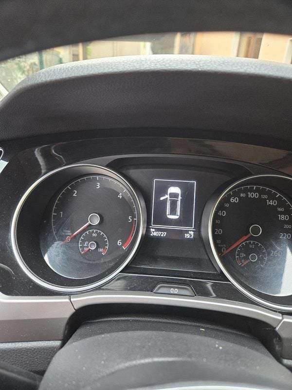 Gebraucht VW Touran 150 PS (110 kW) 2021 Beige Van / Kleinbus