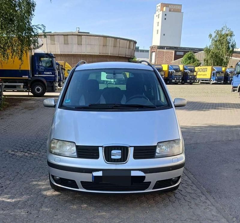 Gebraucht 2005 Seat Alhambra Reference Van / Kleinbus | 2.100 € (Etwas zu teuer) - Bild 1/4