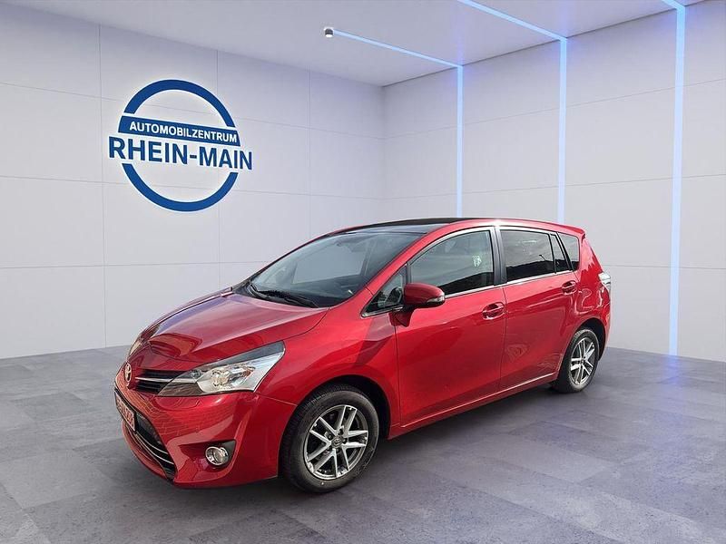 Rot Gebraucht 2015 Toyota Verso Skyview Edition Van / Kleinbus | 12.900 € (Fairer Preis) - Bild 1/4