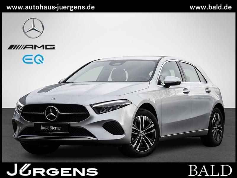 Silber metalliclack hightechs Gebraucht 2024 Mercedes A250 Progressive Limousine | 30.760 € (Fairer Preis) - Bild 1/4