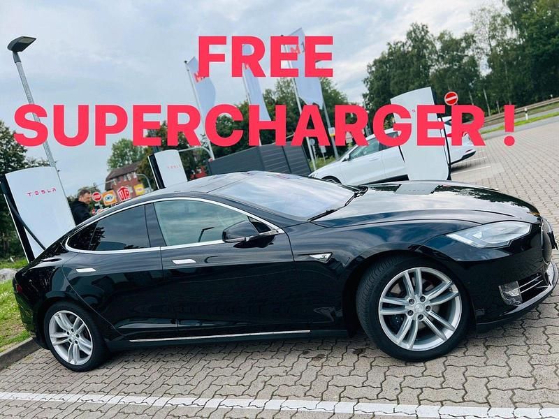 Second-hand Tesla Model S 309 kW (421 CP) 2015 Negru Hatchback