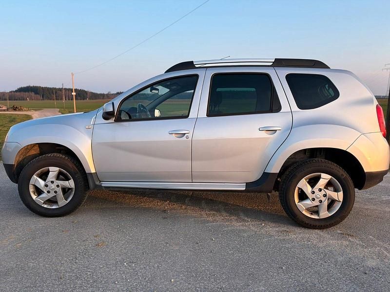 Second-hand Dacia Duster 103 CP (75 kW) 2011 Argintiu SUV