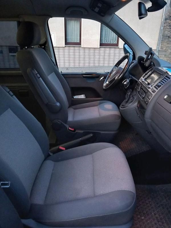 Second-hand VW T5 179 CP (131 kW) 2013 Negru Van