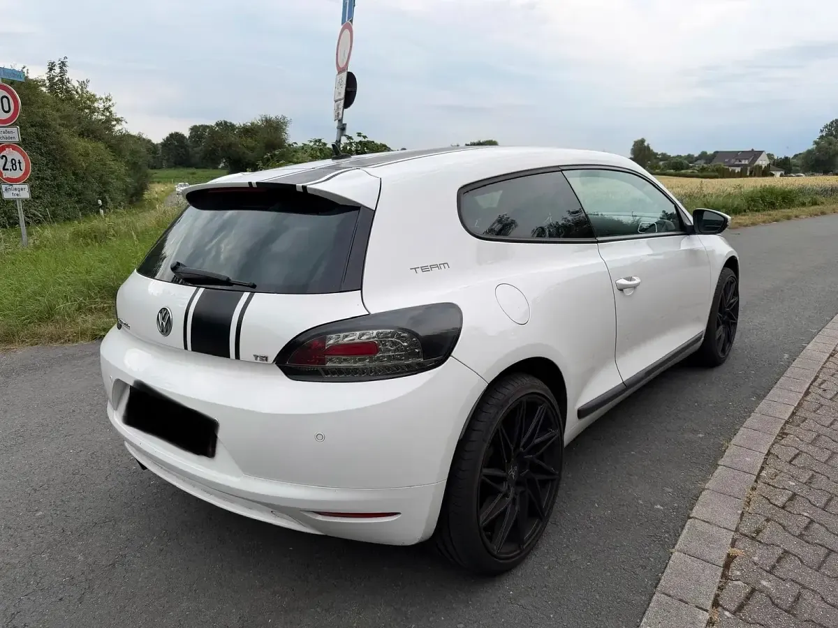 Gebraucht VW Scirocco 122 PS (89 kW) 2010 Weiß Coupé
