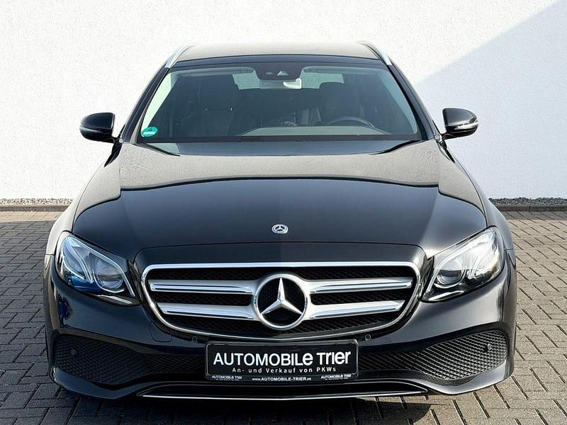 Gebraucht Mercedes E220 194 PS (142 kW) 2018 Schwarz Kombi