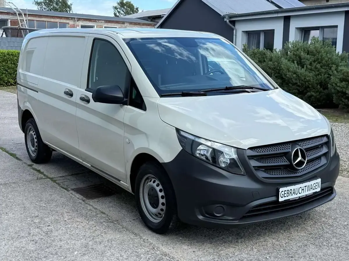 Gebraucht Mercedes Vito 163 PS (119 kW) 2020 Silber Van