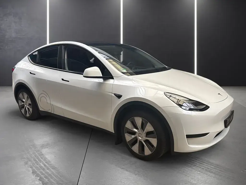 Gebraucht Tesla Model Y RWD 219 kW (299 PS) 2024 Pearl white multi coat SUV