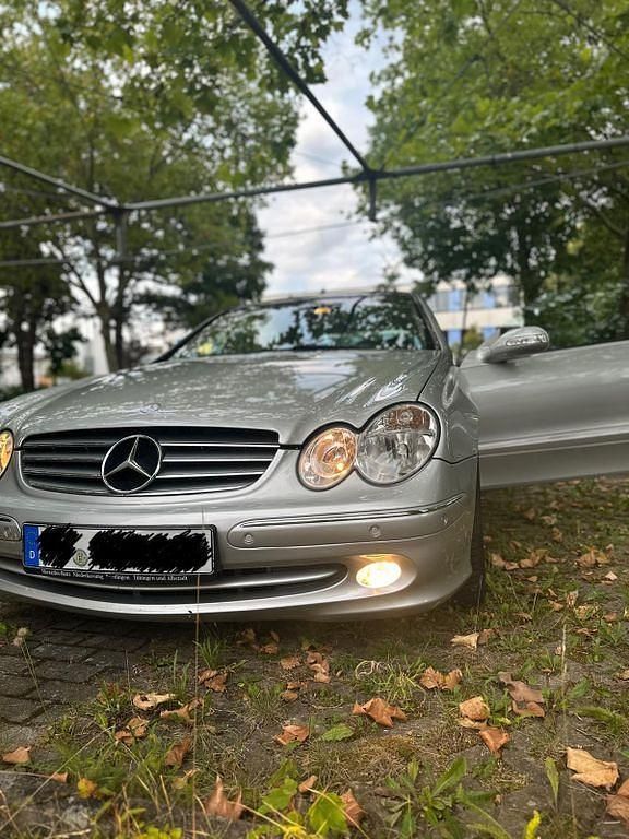 Silber Gebraucht 2003 Mercedes CLK200 Elegance Cabrio | 5.200 € (Fairer Preis) - Bild 1/4