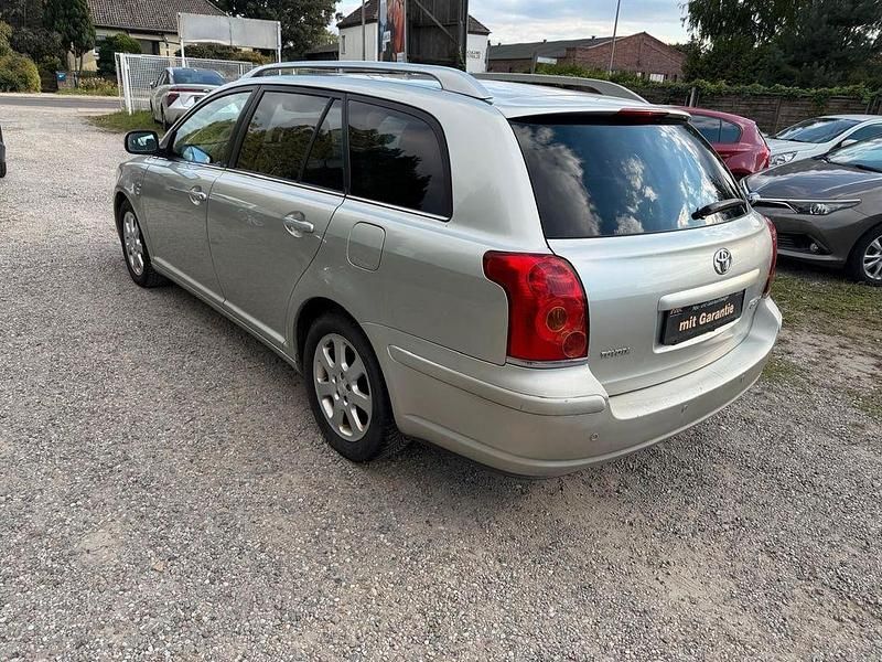Gebraucht Toyota Avensis Executive 147 PS (108 kW) 2004 Silber Kombi
