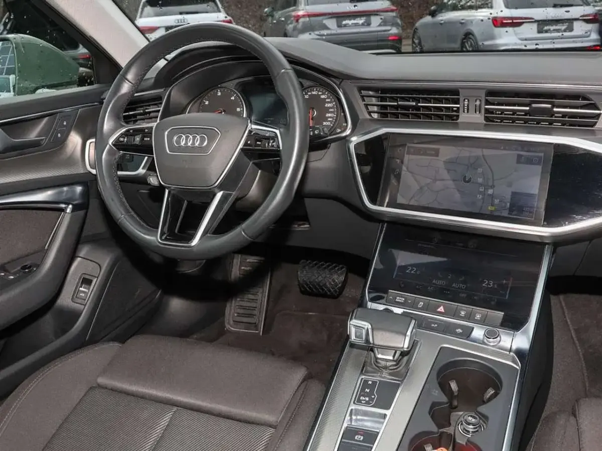 Gebraucht Audi A6 Sport 204 PS (150 kW) 2023 Chronosgrau metallic Kombi