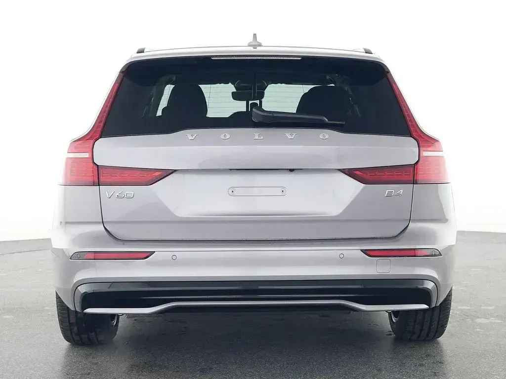 Gebraucht Volvo V60 Plus 197 PS (144 kW) 2025 Silber Kombi