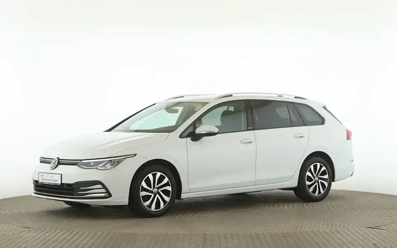 Gebraucht VW Golf VIII Active 110 PS (80 kW) 2022 Weiß Kombi