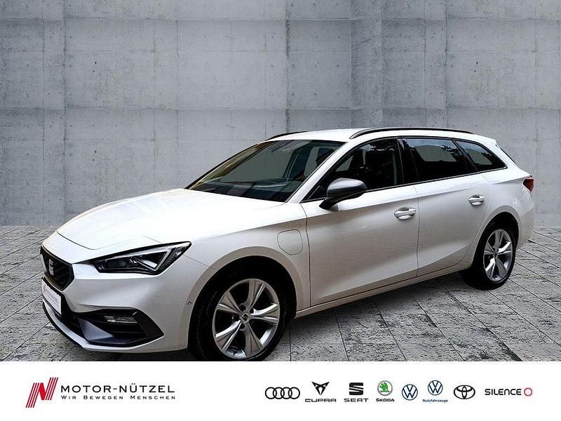 "candy" weiss Gebraucht 2021 Seat Leon FR-Line Kombi | 20.630 € (Fairer Preis) - Bild 1/4