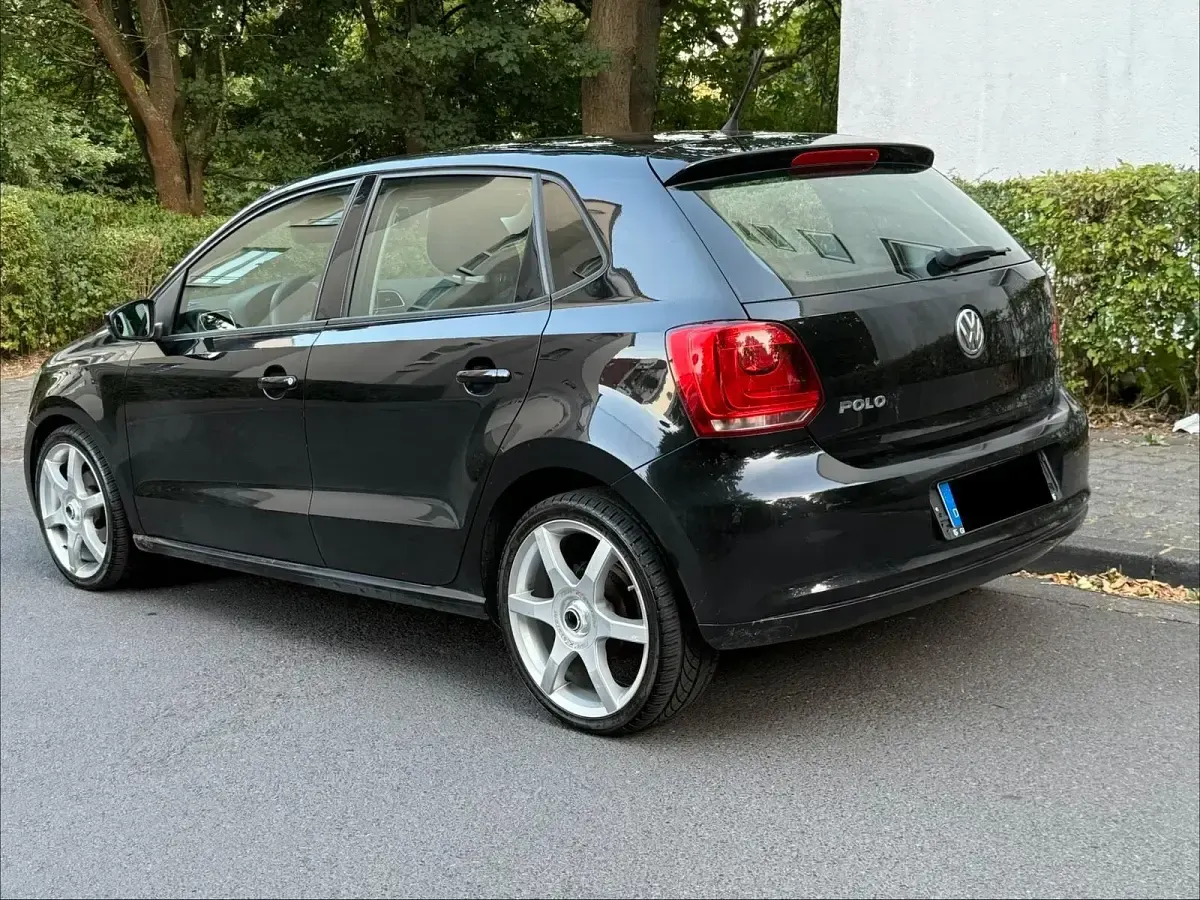 Gebraucht VW Polo 63 PS (46 kW) 2010 Schwarz Kleinwagen