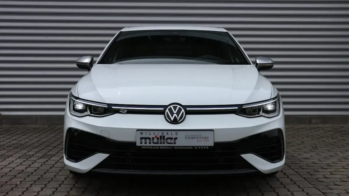 Gebraucht VW Golf VIII R 320 PS (235 kW) 2021 Weiß Limousine